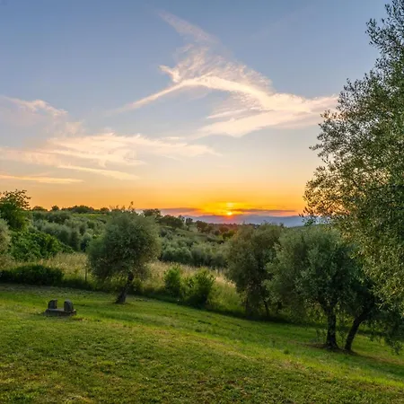Villa Montebendico 6, Emma